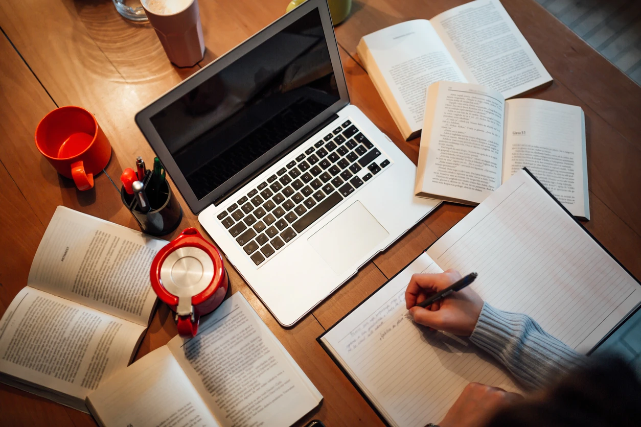 أفضل نموذج بحث علمي جاهز PDF ستجده في توبرز 2 مراحل صناعة نموذج بحث علمي جاهز PDF