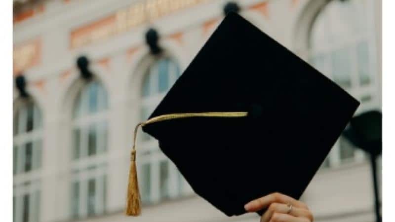 طريقة كتابة إهداءات بحوث التخرج 3 طريقة كتابة إهداءات بحوث التخرج